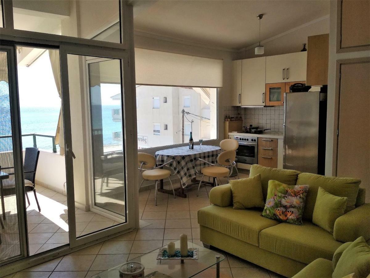 Appartamento Luxury Sea View Ofrínion Esterno foto