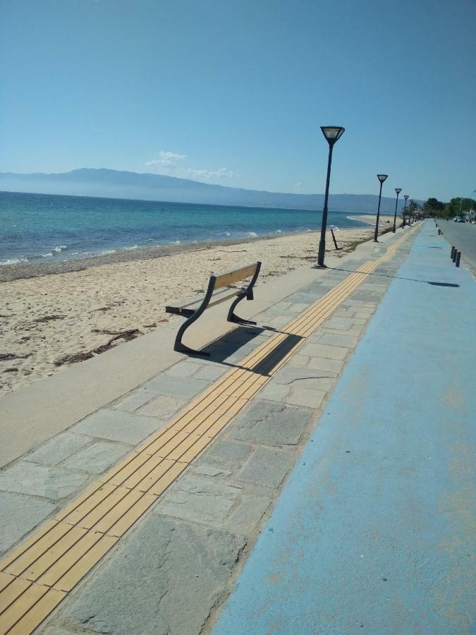 Appartamento Luxury Sea View Ofrínion Esterno foto