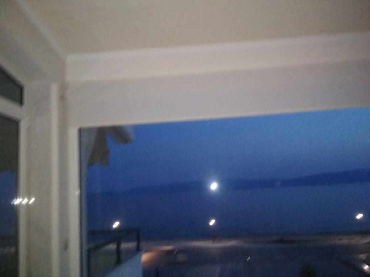 Appartamento Luxury Sea View Ofrínion Esterno foto